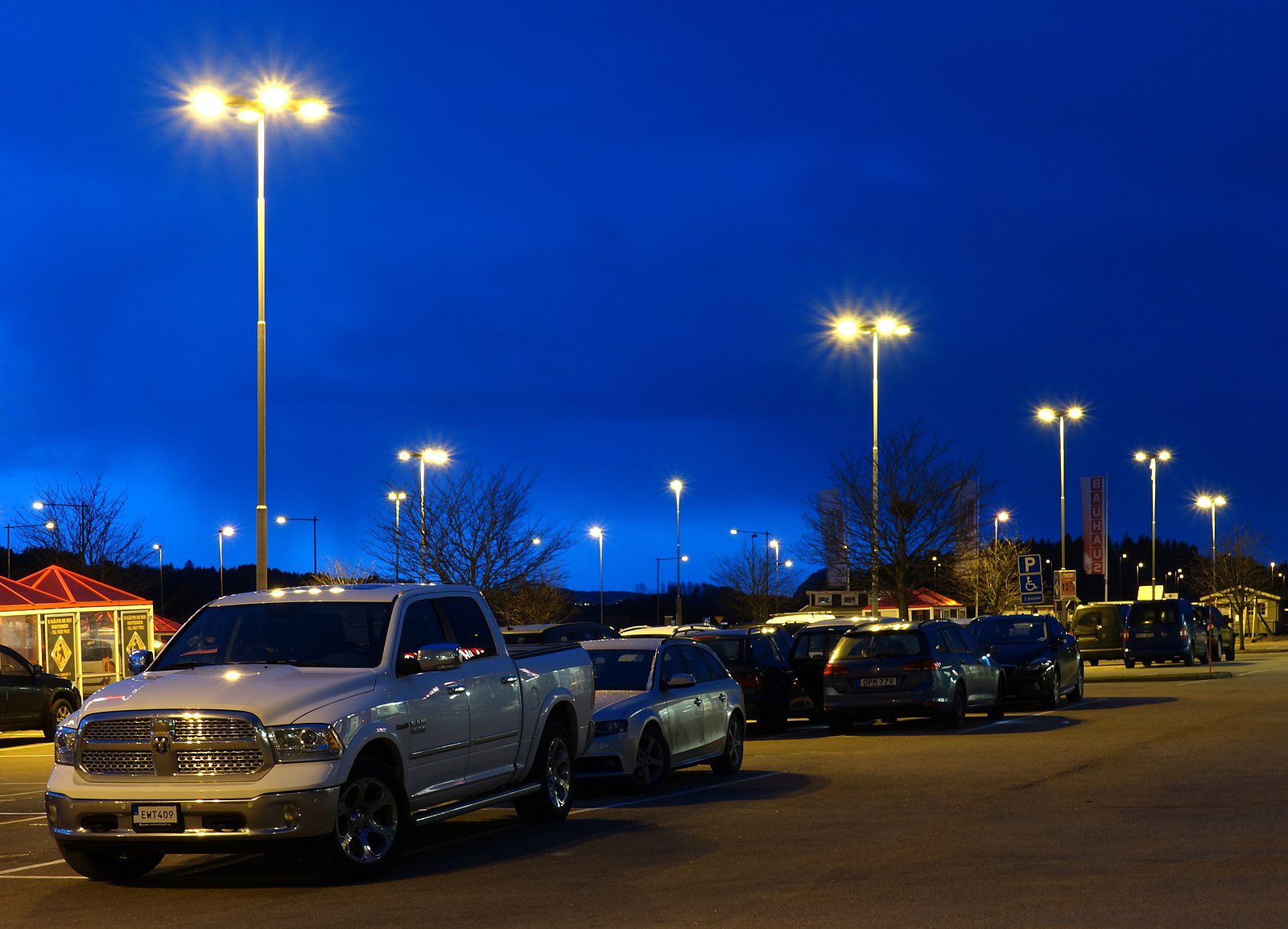shopping center LED parking lot lights